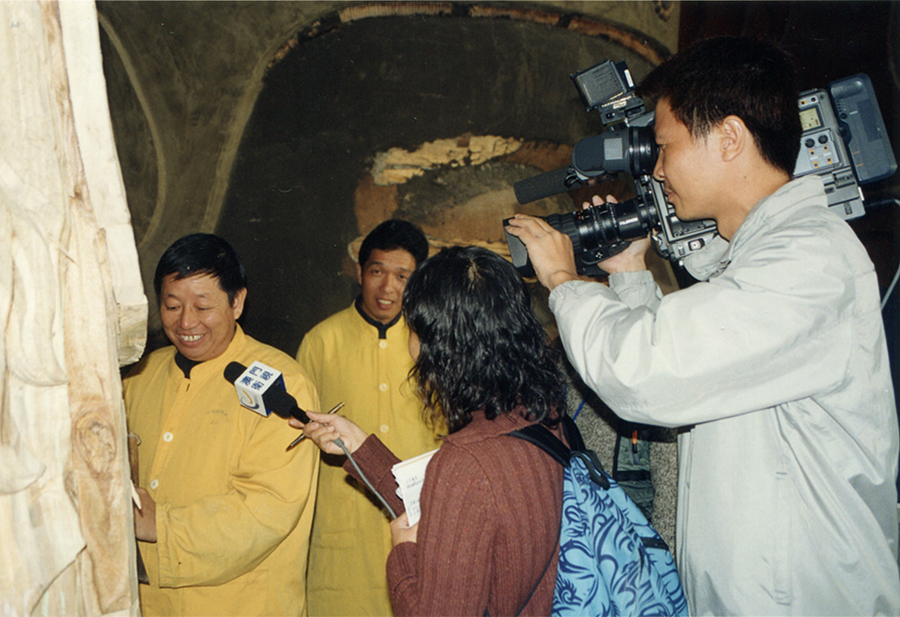 1996年，澳门卫视，采访天台山佛教城。.jpg